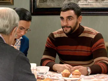 La agridulce llegada de Sebas a la familia Gómez  La agridulce llegada de Sebas a la familia Gómez