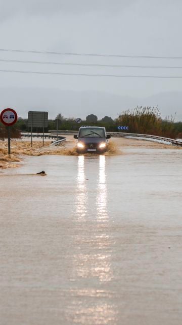Carretera inundada