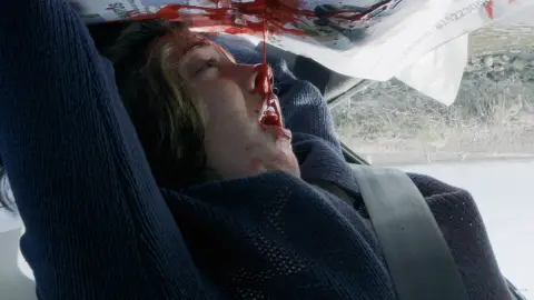 Inma sufre un grave accidente de coche durante la búsqueda de su hija Inma sufre un grave accidente de coche durante la búsqueda de su hija