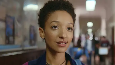 Patricia Allison como Ola en 'Sex Education' Patricia Allison como Ola en 'Sex Education'