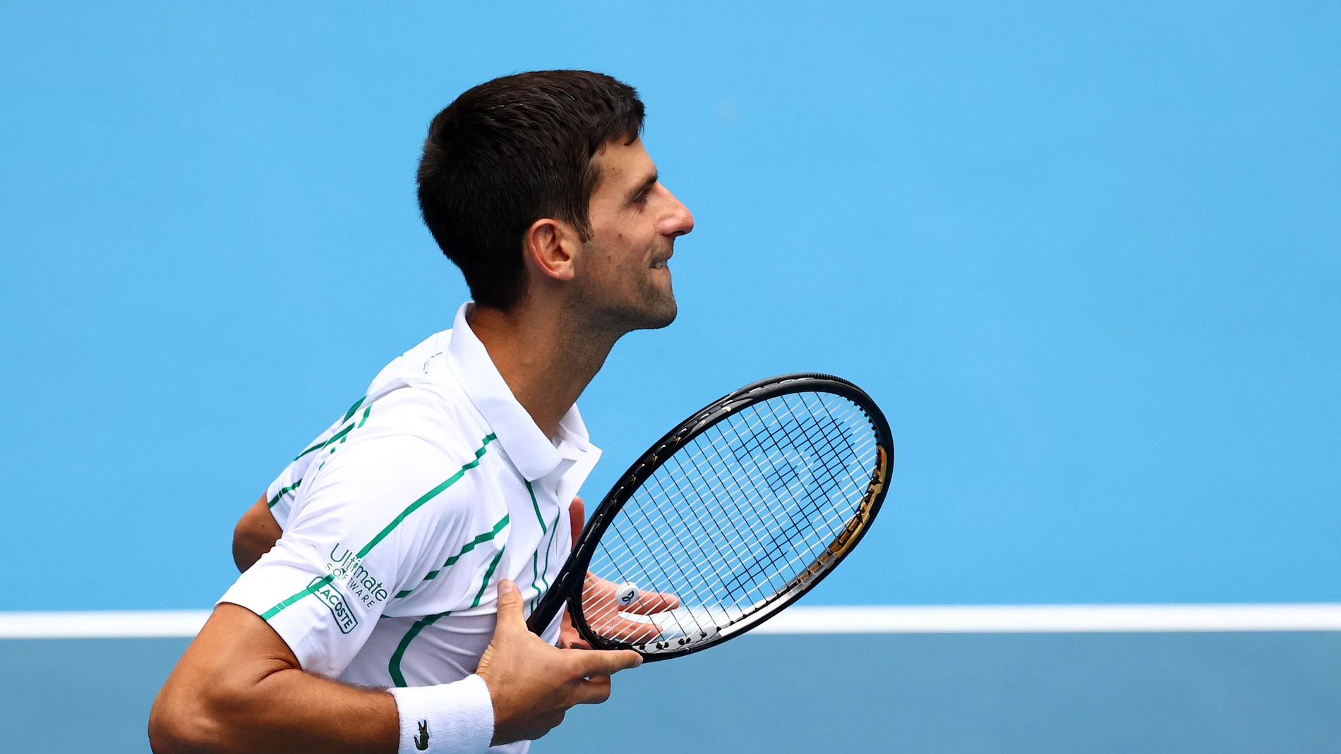 Djokovic celebra su victoria ante Ttsuma Ito Djokovic celebra su victoria ante Ttsuma Ito