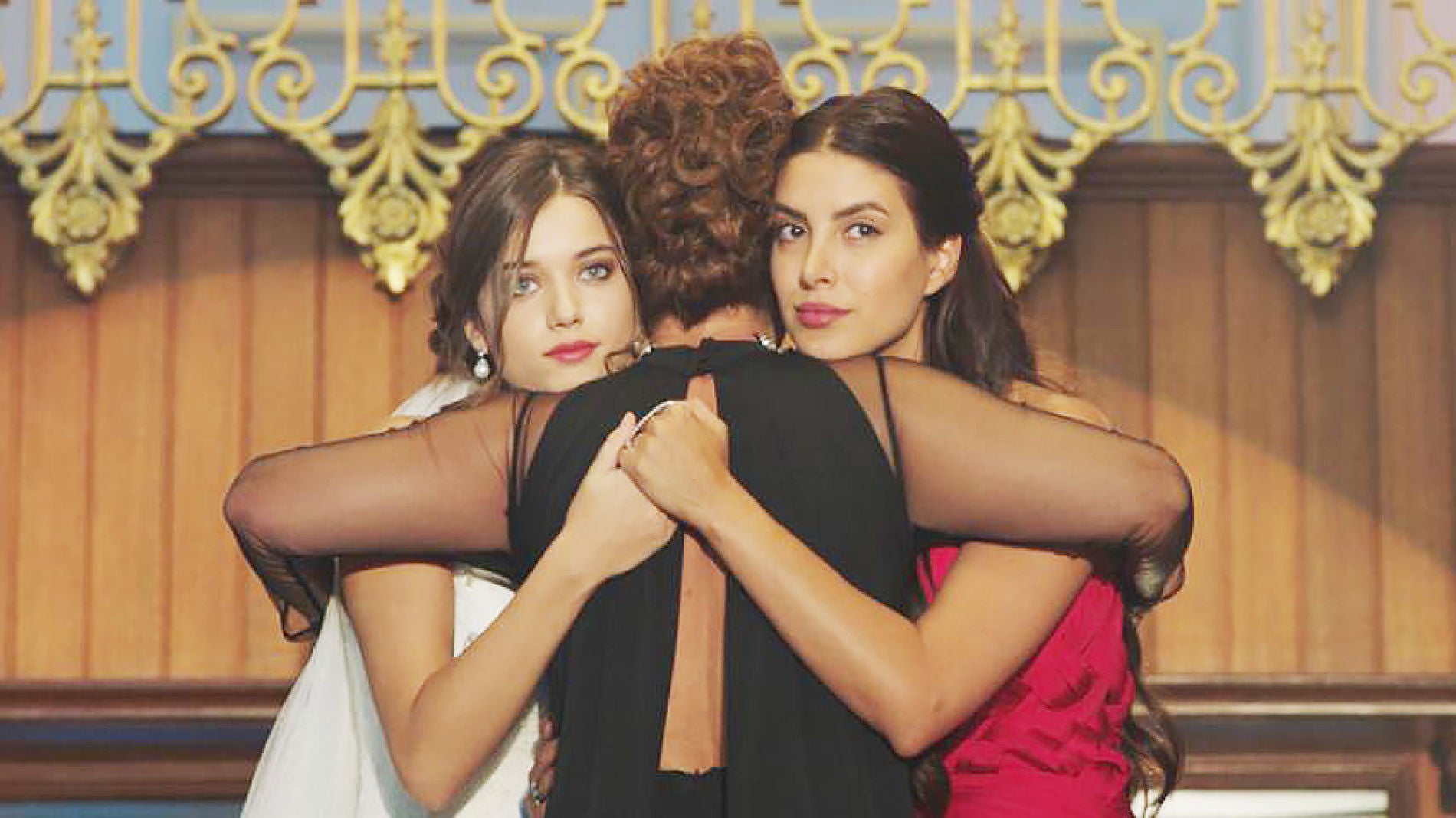 'La señora Fazilet y sus hijas'