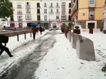 Impresionante granizada en Málaga por la borrasca 'Gloria'