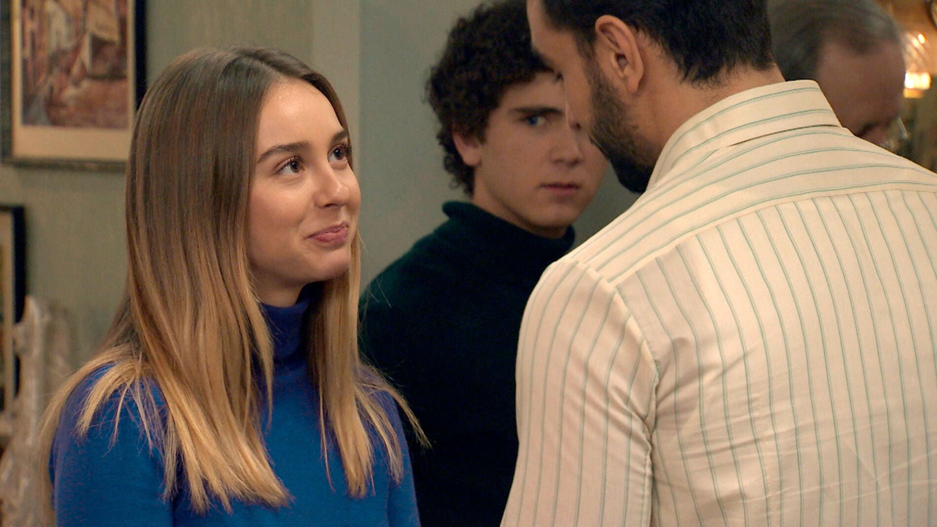 Luisita pretende ser una buena anfitriona con Sebas
