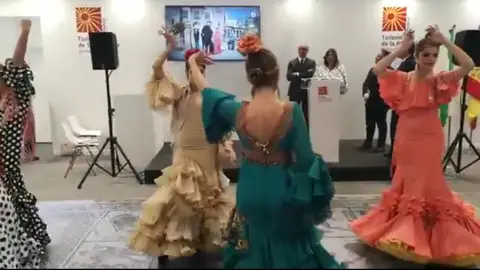 Bailaoras de sevillanas en Fitur 2020 Bailaoras de sevillanas en Fitur 2020