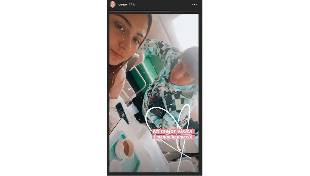 Rocío Flores en el hospital junto a su novio 