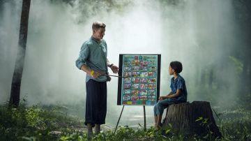 Profesor en el bosque (archivo)
