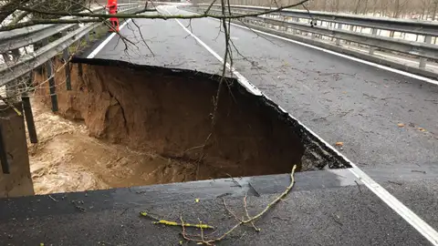 Socavón en Hostalric, Gerona, por la borrasca Gloria Borrasca Gloria