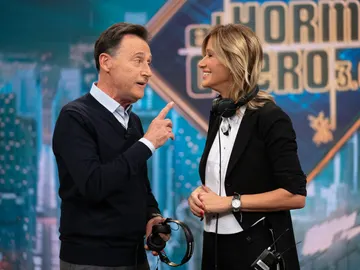 Susanna Griso y Matías Prats se enfrentan al teléfono escacharrado de Carlos Latre Susanna Griso y Matías Prats se enfrentan al teléfono escacharrado de Carlos Latre