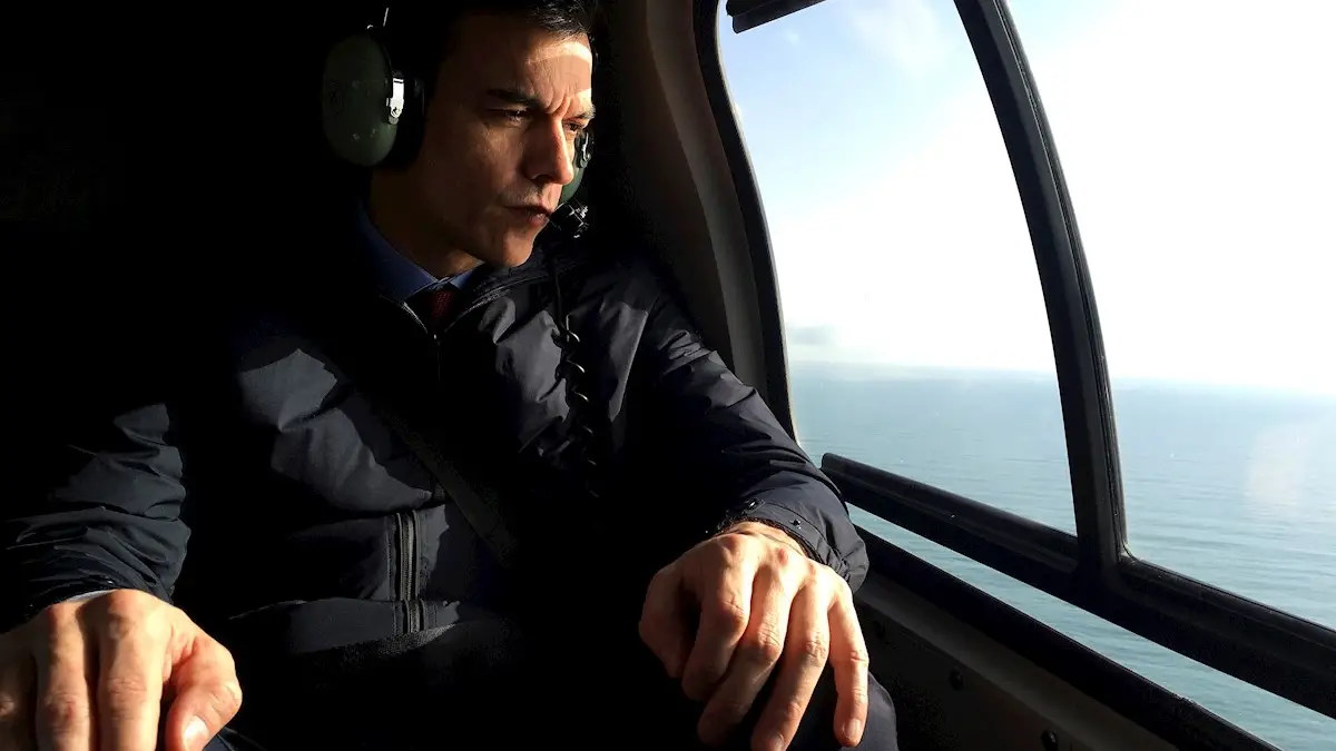El presidente del Gobierno, Pedro S&aacute;nchez, sobrevuela las zonas afectadas por la borrasca Gloria