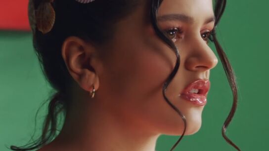 Rosal&iacute;a en su nuevo videoclip &lsquo;Juro que&rsquo; 