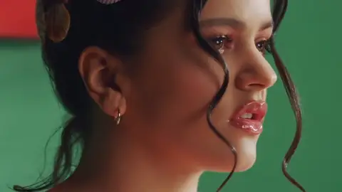 Rosalía en su nuevo videoclip ‘Juro que’ Rosalía en su nuevo videoclip ‘Juro que’