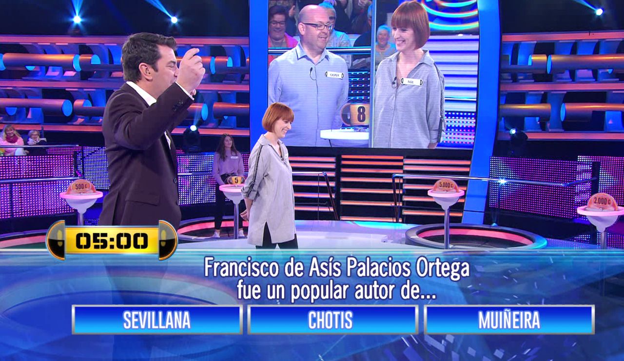 ¿Caerías por la trampilla? Este 'Entre tres' baila entre sevillanas, chotis y muiñeiras en '¡Ahora caigo!' ¿Caerías por la trampilla? Este 'Entre tres' baila entre sevillanas, chotis y muiñeiras en '¡Ahora caigo!'