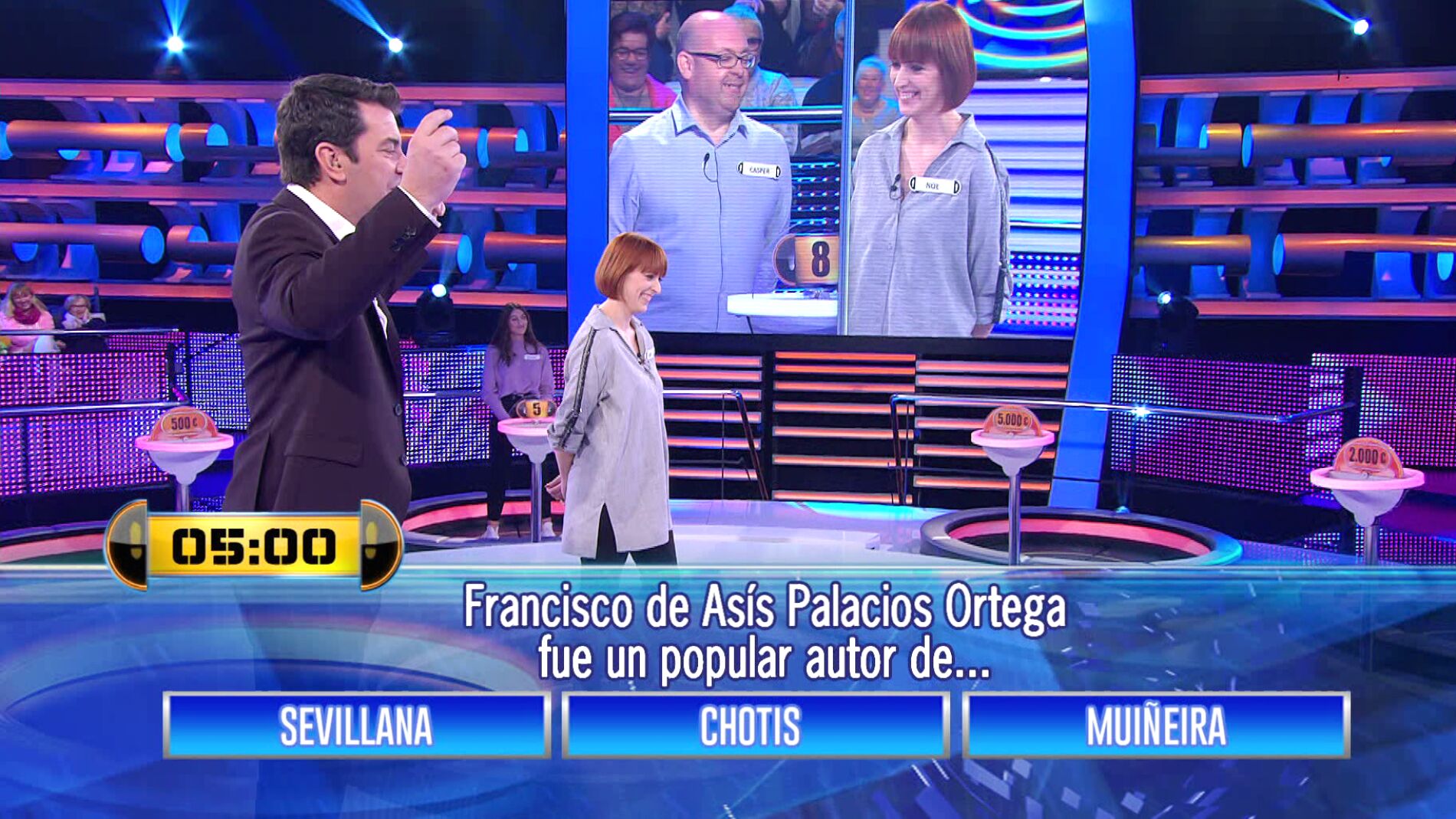 ¿Caerías por la trampilla? Este 'Entre tres' baila entre sevillanas, chotis y muiñeiras en '¡Ahora caigo!'