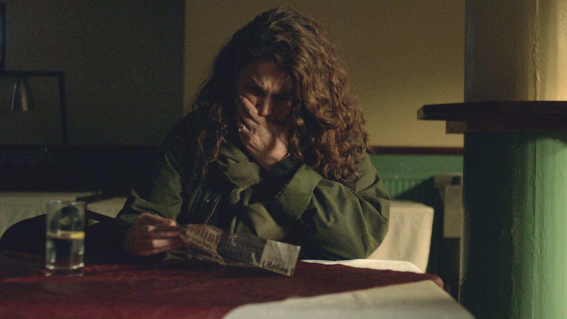 Los secretos más oscuros de Julia y Benjamin salen a la luz el día antes de su boda en 'El cazafortunas'