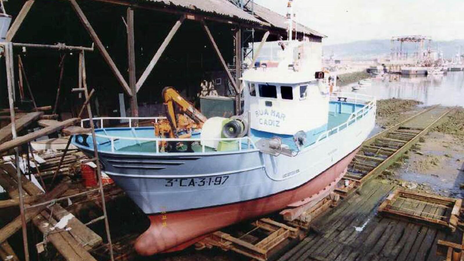 El temporal o el material del pesquero gaditano podrían estar detrás de su desaparición con seis tripulantes a bordo