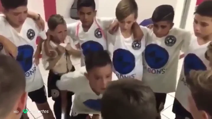 La espectacular arenga de un ni&ntilde;o que emociona a Argentina: "&iexcl;No quiero perder a ninguno de ustedes porque son mis hermanos!"