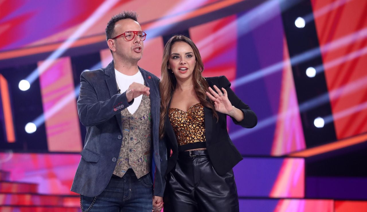 Chenoa, enfadada con Àngel Llàcer: “¡Tu sección es una porquería!” Chenoa, enfadada con Àngel Llàcer: “¡Tu sección es una porquería!”