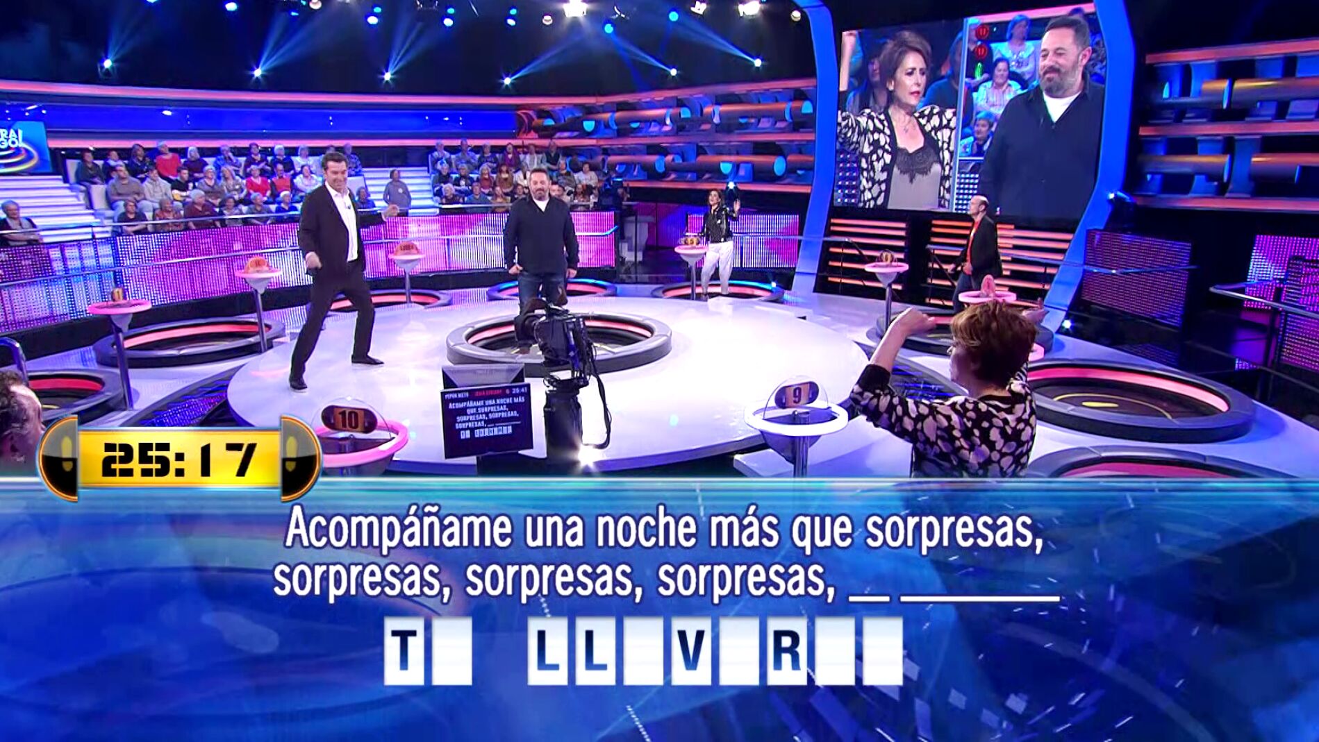 Las sinton&iacute;as de Antena 3 suenan en el especial por su 30 aniversario en '&iexcl;Ahora caigo!'