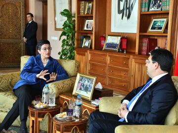 La ministra de Exteriores de España junto a su homólogo de Marruecos