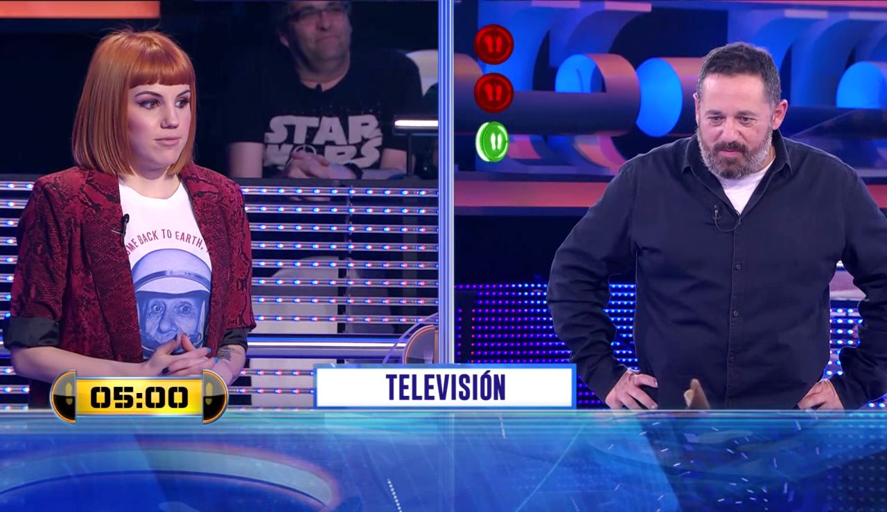 Una presentadora esencial en la historia de Antena 3 protagoniza este 'Adivina' de '¡Ahora caigo!'