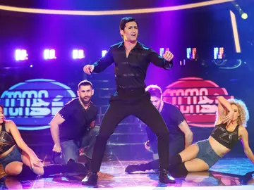 Jorge González revoluciona el plató como Chayanne en ‘Mariana Mambo’ Jorge González revoluciona el plató como Chayanne en ‘Mariana Mambo’