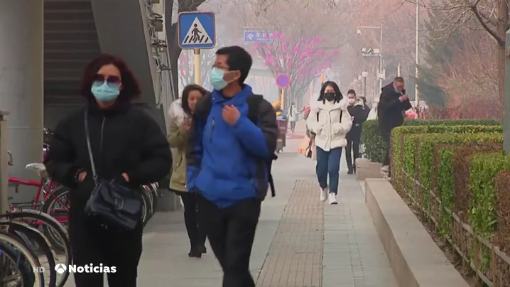 La provincia china de Cantón ordena el uso obligatorio de mascarillas protectoras a toda la población contra el coronavirus La provincia china de Cantón ordena el uso obligatorio de mascarillas protectoras a toda la población contra el coronavirus
