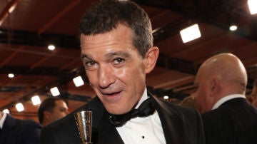 Antonio Banderas con su Goya a Mejor Actor por 'Dolor y gloria'