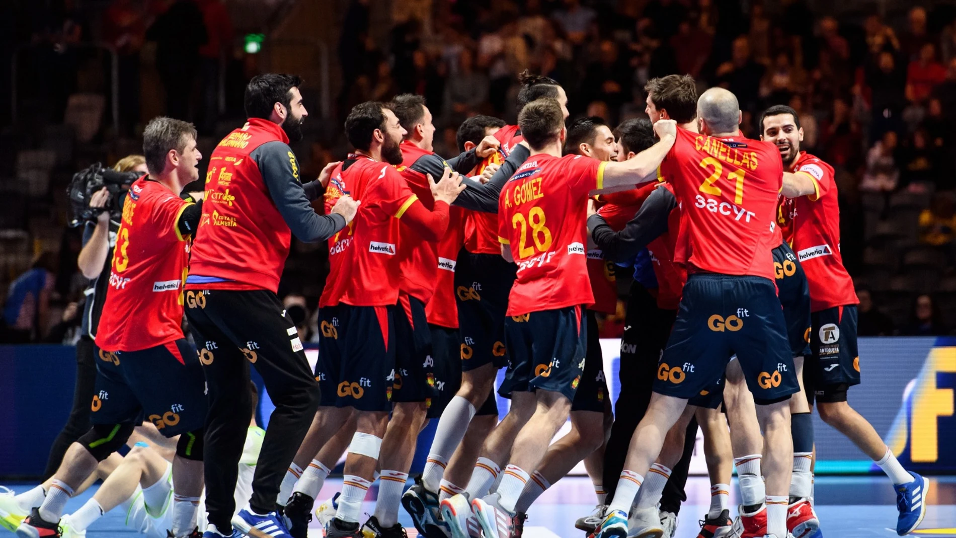 Los jugadores de España celebran la victoria Los jugadores de España celebran la victoria