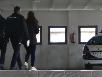 Una mujer es detenida por abandonar a su bebé recién nacido en Alicante