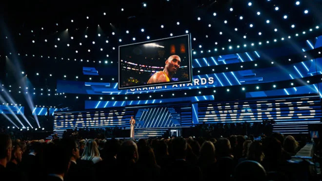 Los Grammy rinden tributo a Kobe Bryant Los Grammy rinden tributo a Kobe Bryant