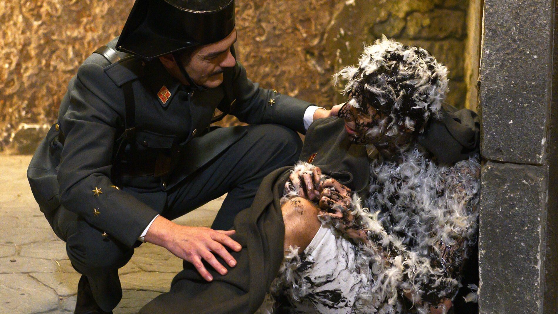 Ridiculizan y dan una paliza al vecino más inesperado de Puente Viejo