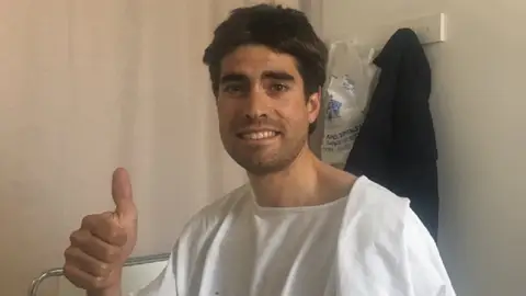 Imagen de Mikel Landa en el hospital tras ser atropellado por un turismo Imagen de Mikel Landa en el hospital tras ser atropellado por un turismo