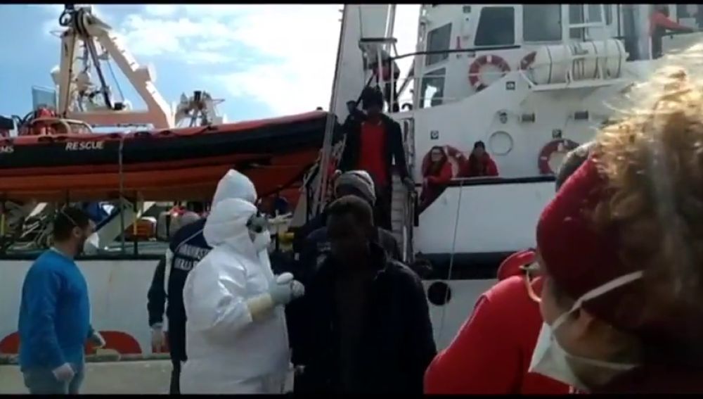 Desembarcan en Sicilia los 363 migrantes rescatados por el Open Arms 