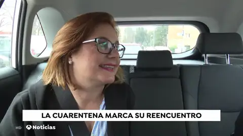 La mujer de uno de los españoles aislados por el coronavirus en el hospital: "Mis hijas no podrán ver a su padre" La mujer de uno de los españoles aislados por el coronavirus en el hospital: "Mis hijas no podrán ver a su padre"