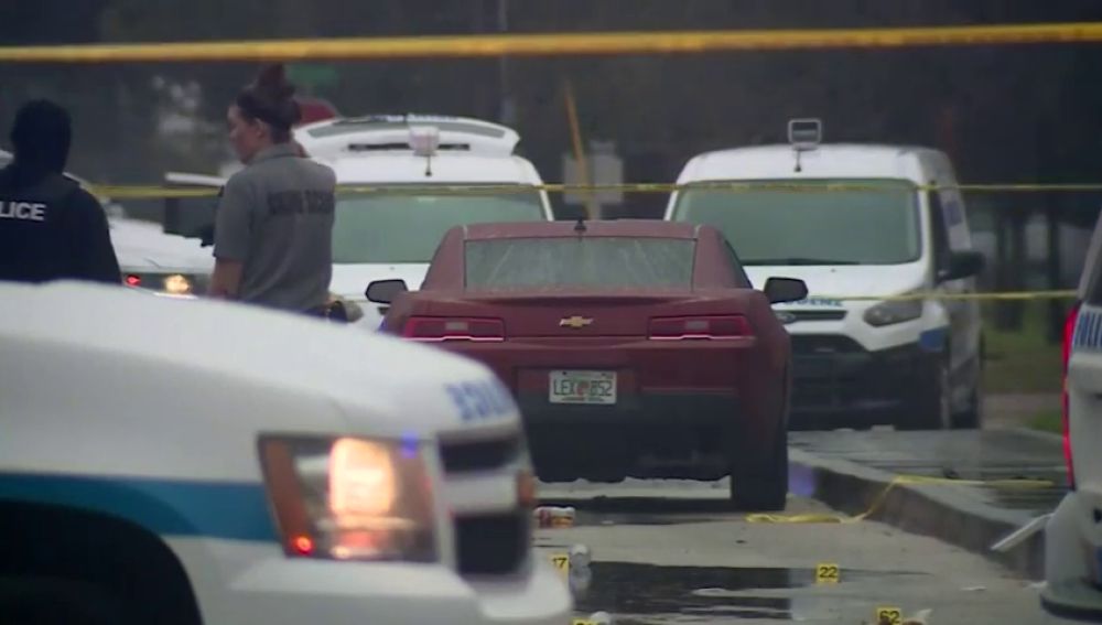 Mueren dos personas en un tiroteo en Florida tras un funeral