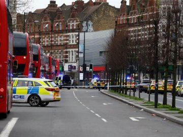 Policía británica en el barrio de Streatham (Londres)
