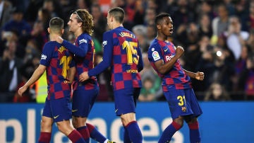 Los jugadores del Barça celebran el gol de Ansu Fati