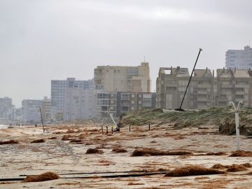 Playa en Valencia devastada por Gloria