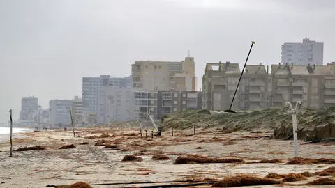 Playa en Valencia devastada por Gloria Playa en Valencia devastada por Gloria