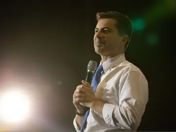 Pete Buttigieg es un militar veterano de la guerra de Afganistán. Pete Buttigieg es un militar veterano de la guerra de Afganistán.