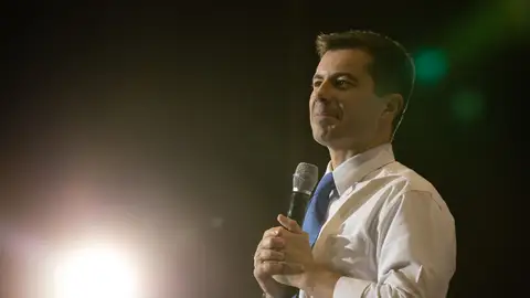 Pete Buttigieg es un militar veterano de la guerra de Afganistán. Pete Buttigieg es un militar veterano de la guerra de Afganistán.