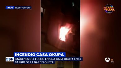 Un incendio en una casa okupa de La Barceloneta siembra el pánico entre los vecinos