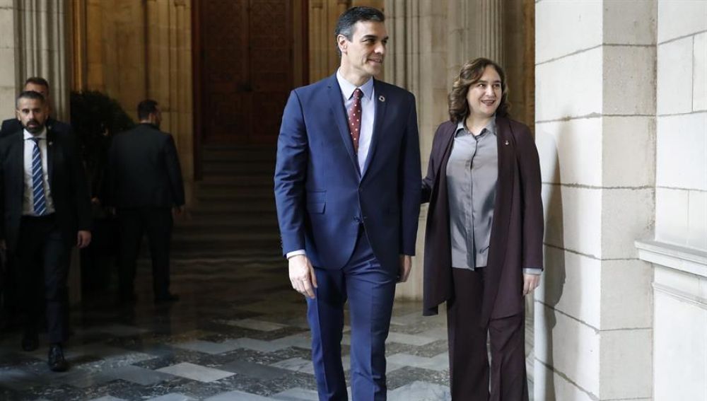 Pedro Sánchez y Ada Colau