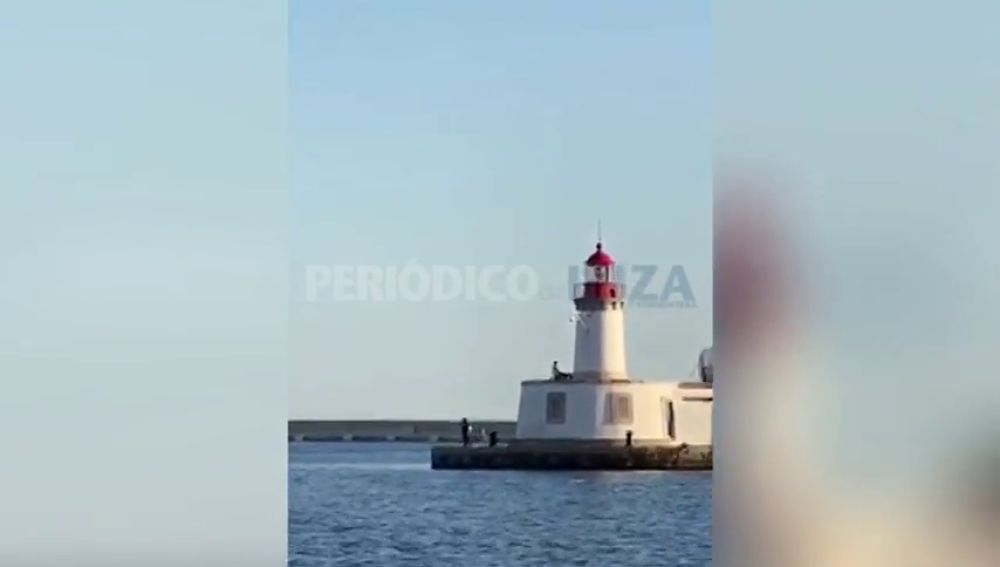Pillan a una pareja manteniendo relaciones sexuales en el faro del puerto de Ibiza
