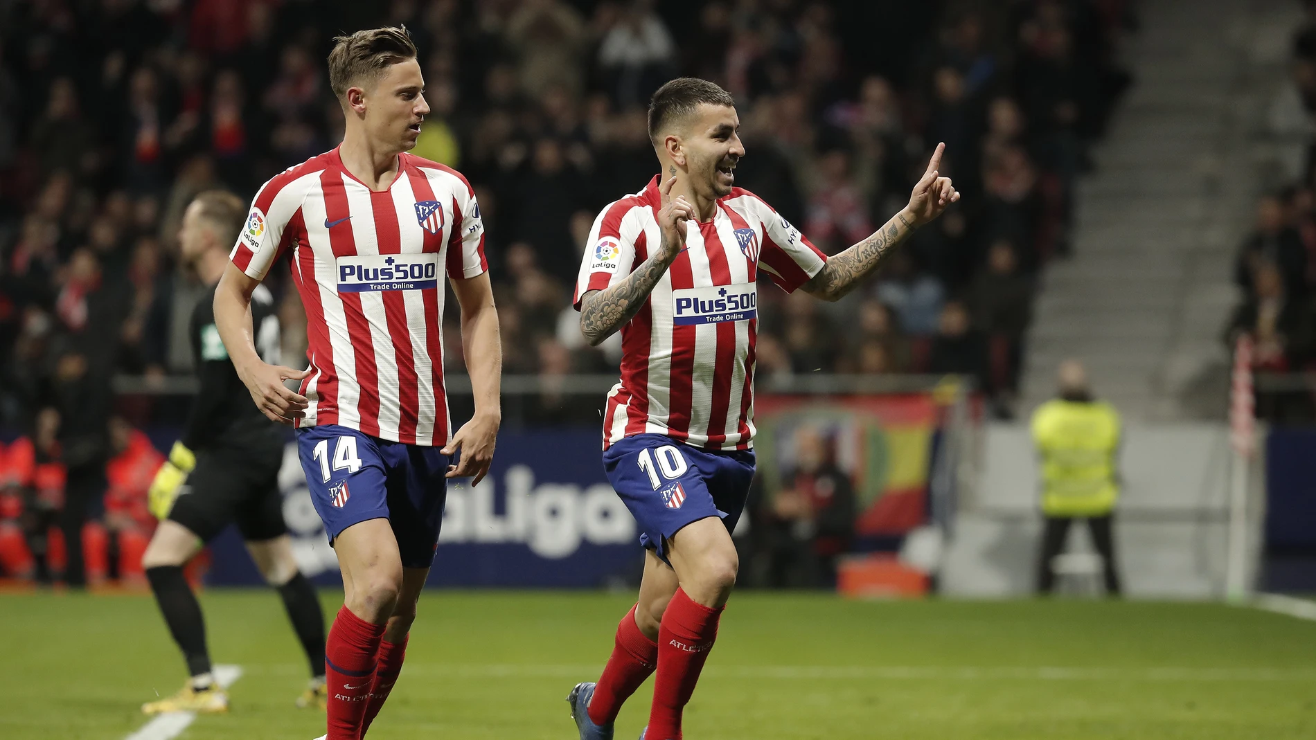 Correa celebra su gol junto a Llorente Correa celebra su gol junto a Llorente
