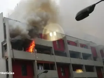 Una persona ha resultado herida leve en el incendio de una vivienda de Bilbao Una persona ha resultado herida leve en el incendio de una vivienda de Bilbao