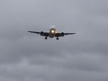 Avión aterrizando en Heathrow