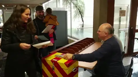 Los suizos aprueban en referéndum penalizar por primera vez la discriminación por orientación sexual Los suizos aprueban en referéndum penalizar por primera vez la discriminación por orientación sexual