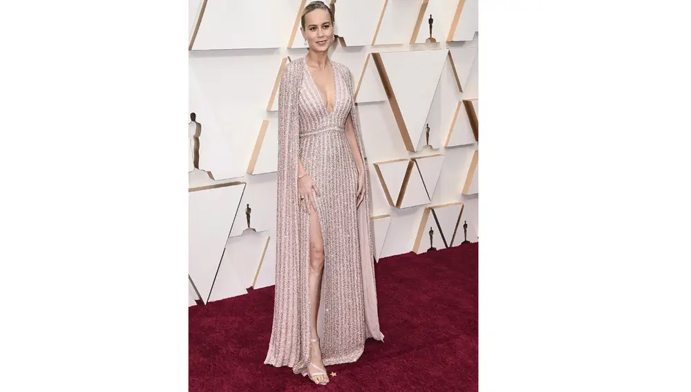 Brie Larson en el alfombra roja de los Premios Oscar 2020 